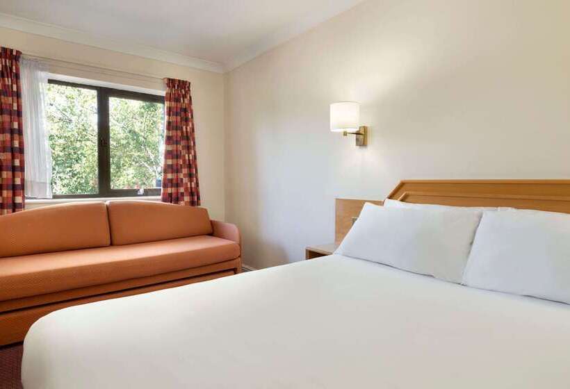 فندق Days Inn By Wyndham Southampton Rownhams