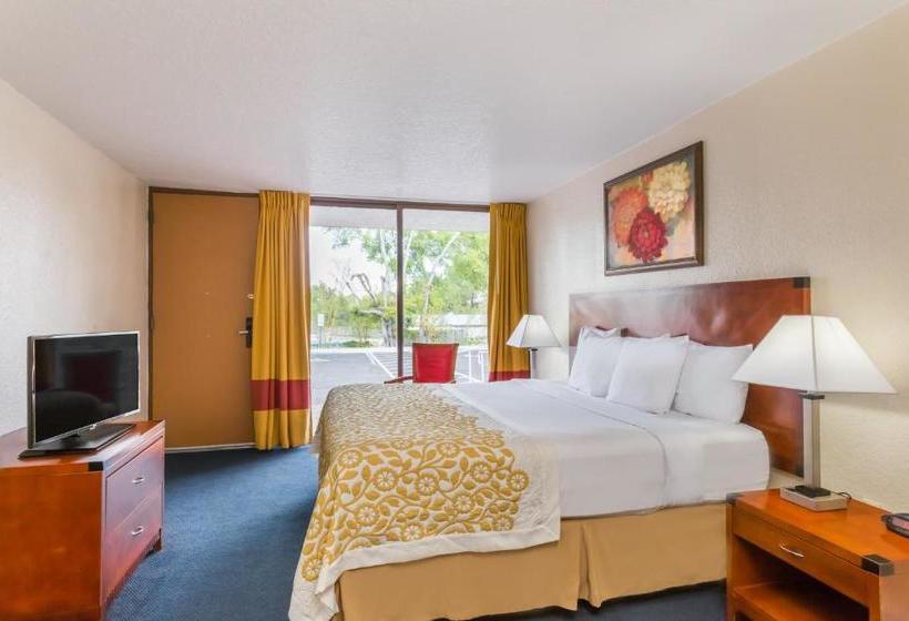 فندق Days Inn & Suites By Wyndham Clermont