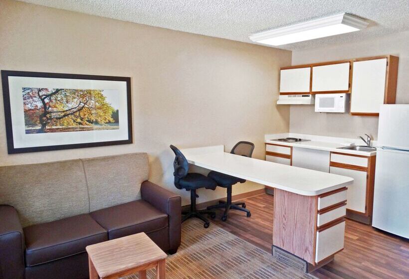 ホテル Extended Stay America Suites  Cincinnati  Blue Ash  Reed Hartman