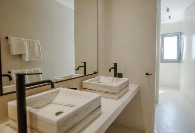 هتل Ikies Santorini