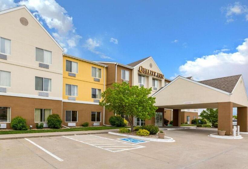 هتل Quality Inn