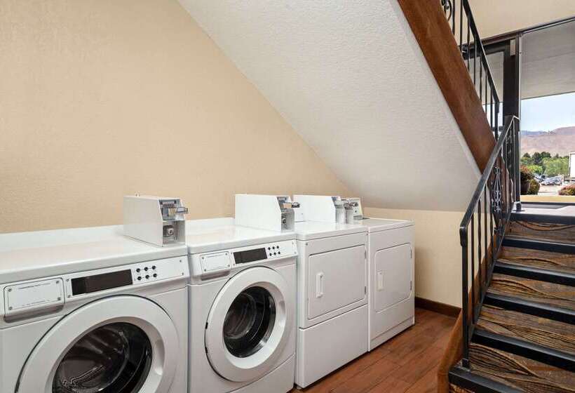 هتل Quality Inn Wenatchee Leavenworth