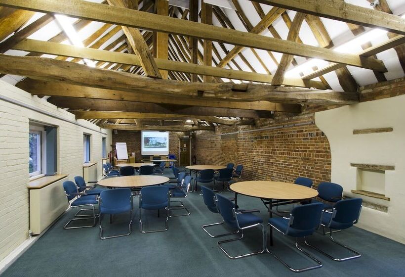 ホテル The Coach House At Missenden Abbey