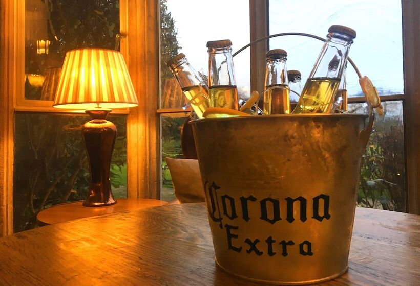 ホテル The Coach House At Missenden Abbey