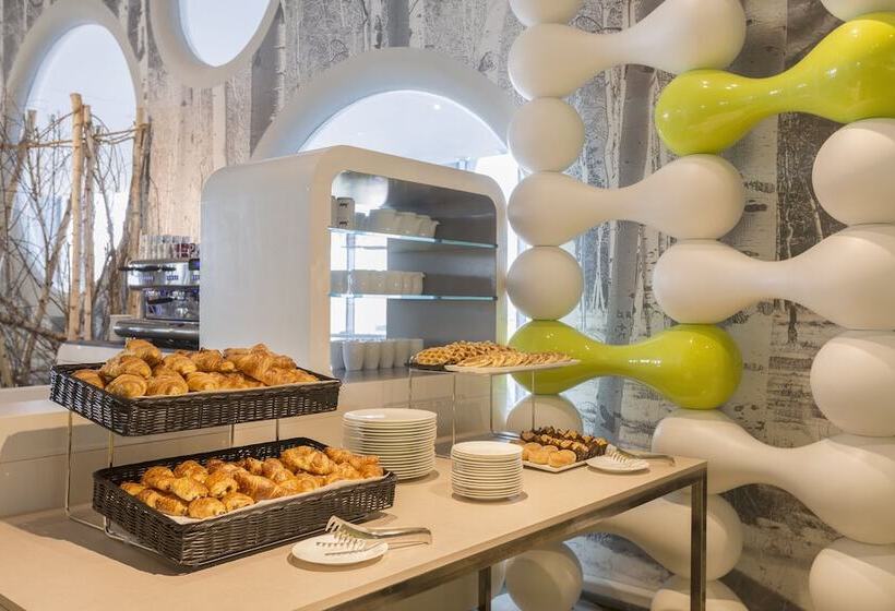 هتل Voco Milan Fiere, An Ihg