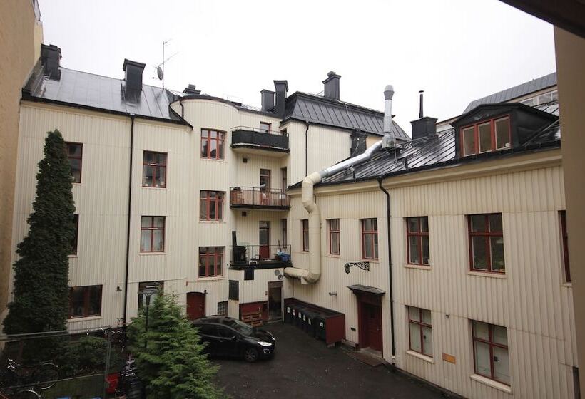مسافرخانه Vattengrändens Vandrarhem &
