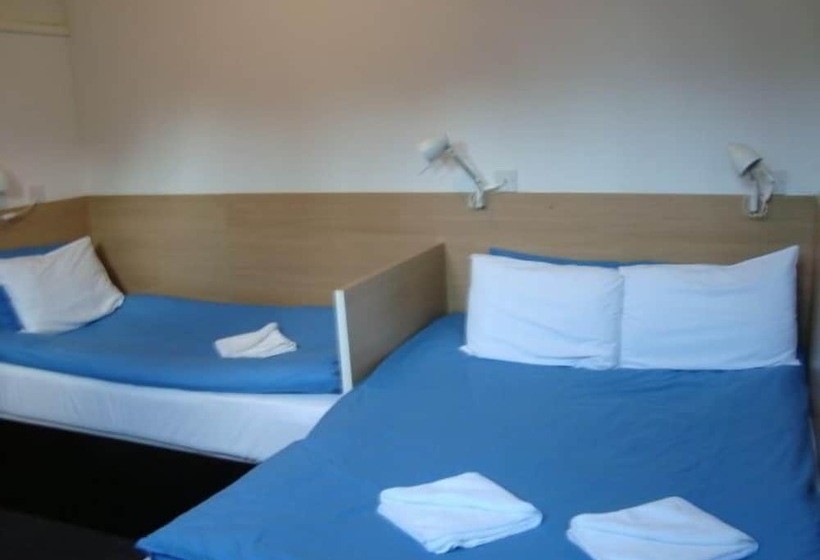 Hostel Alma