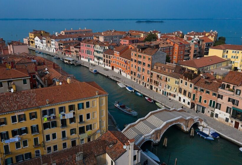 هتل Carnival Palace   Venice Collection