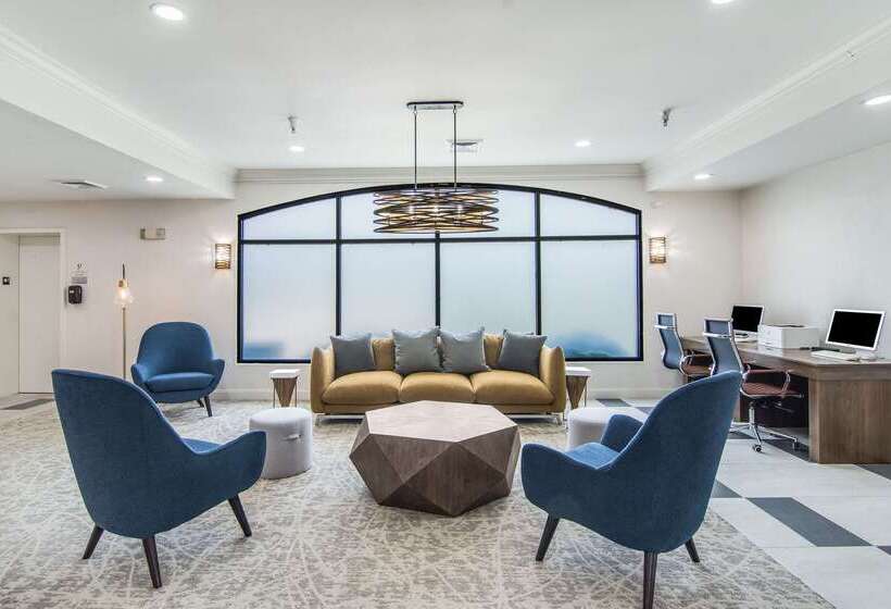 Отель Clarion Pointe South Boston  Danville East