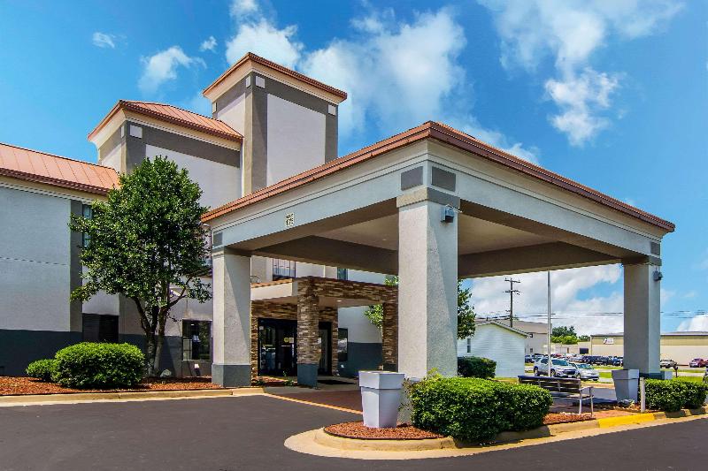 Отель Clarion Pointe South Boston  Danville East