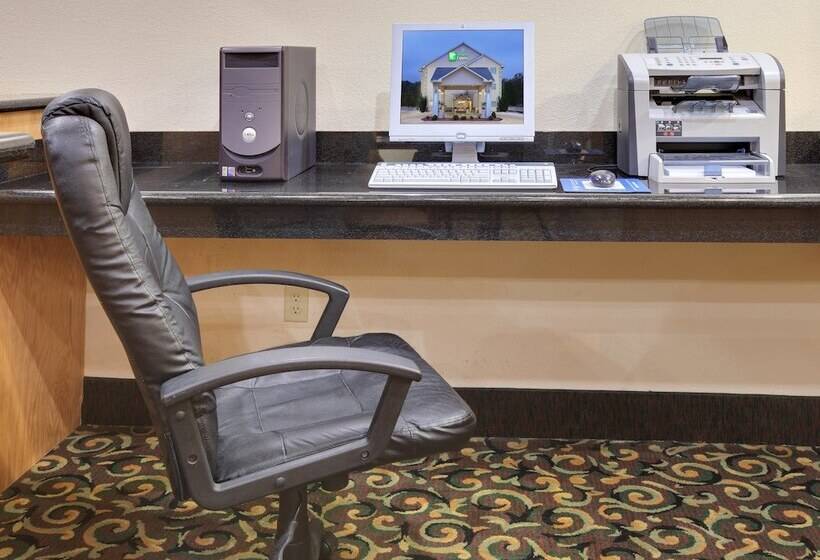 هتل Holiday Inn Express & Suites   El Dorado, An Ihg