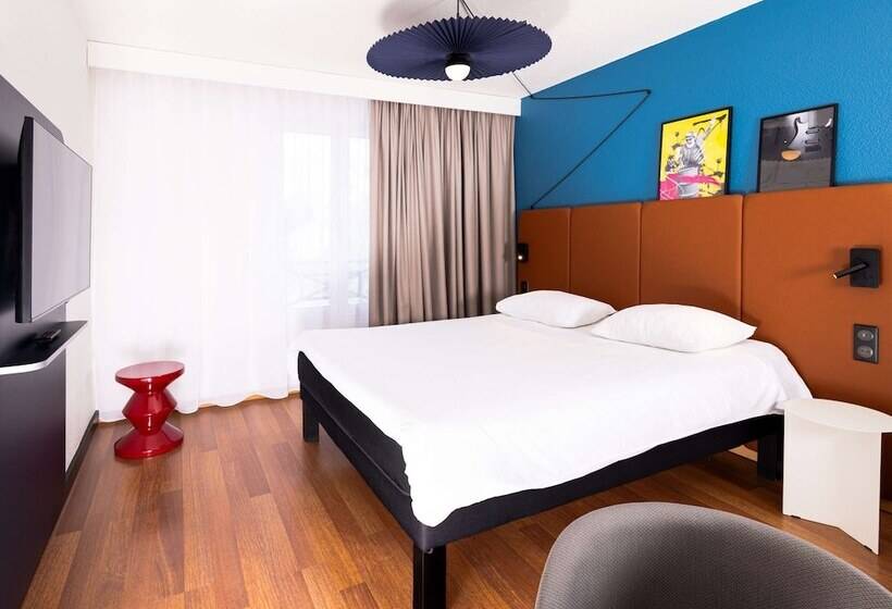 هتل Ibis Valenciennes