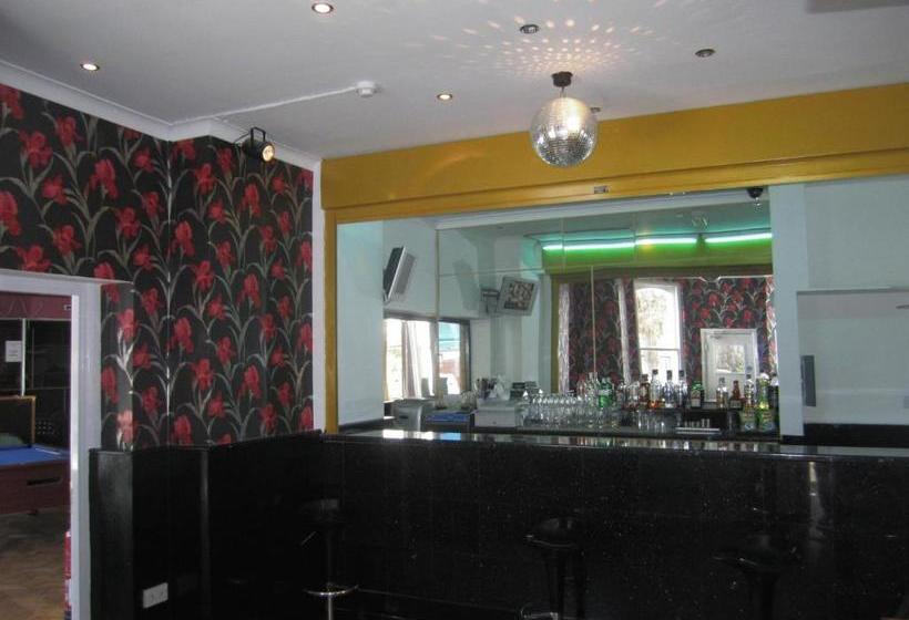 בית מלון כפרי Lynden Court