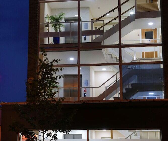 هاستل Best Western Northfields Ealing