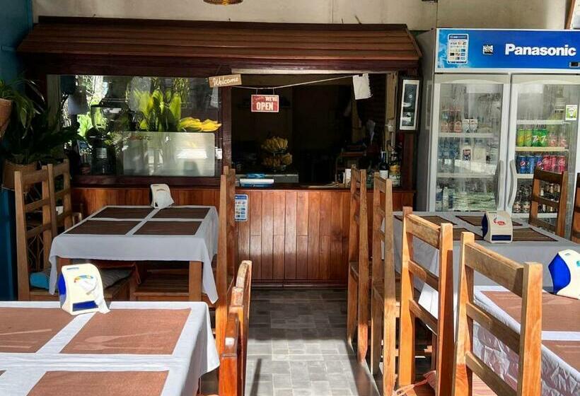 پانسیون Somphamit Guesthouse