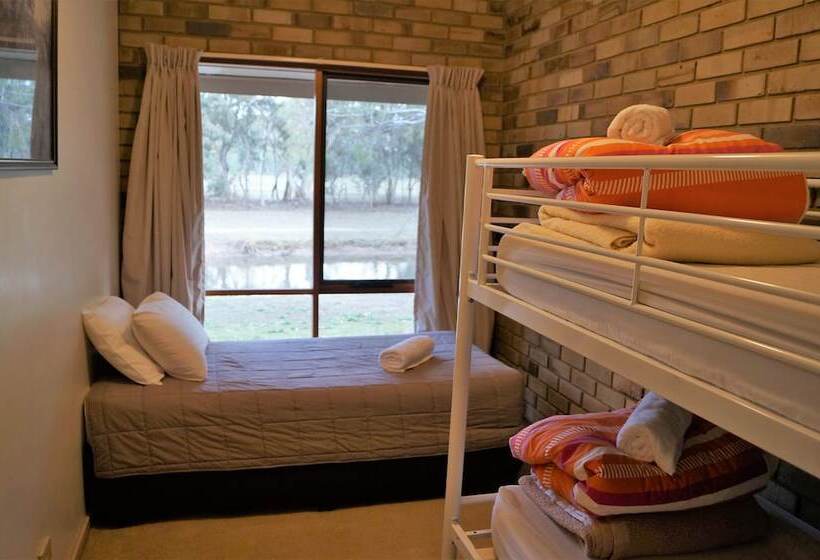 汽车旅馆  Magdala Motor Lodge & Lakeside Restaurant