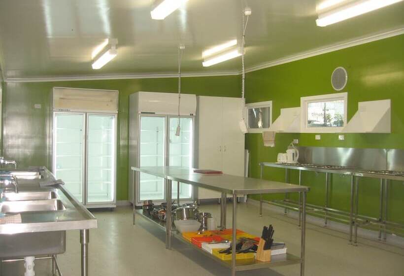 هاستل Nomads Airlie Beach