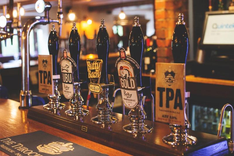 تختخواب و صبحانه The Throckmorton