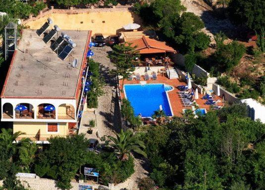 Bella Vista Hotel Studios & Apartments