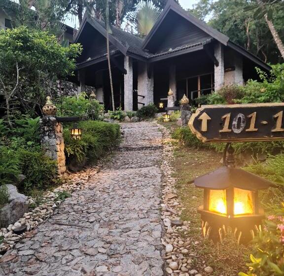 Boomerang Village Resort Kata