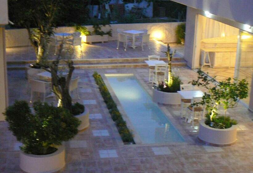 Happyland Hotel Apartments
