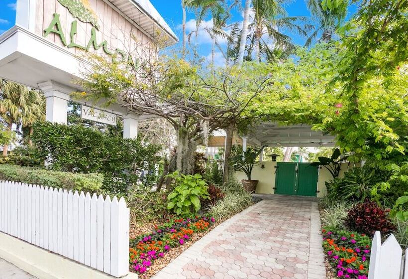 فندق Almond Tree Inn  Adults Only