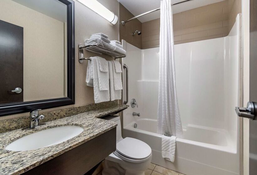 هتل Best Western Bonnyville Inn & Suites