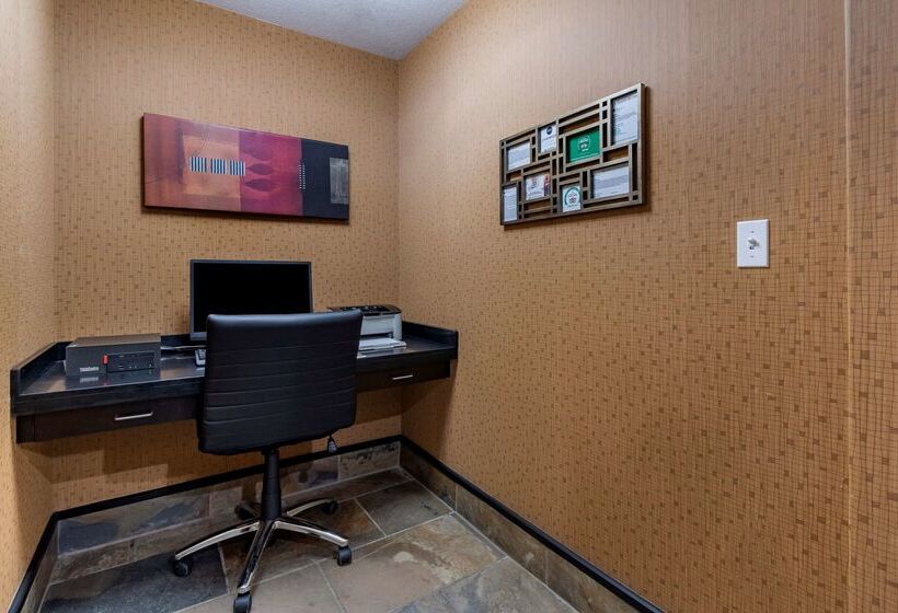 هتل Best Western Bonnyville Inn & Suites