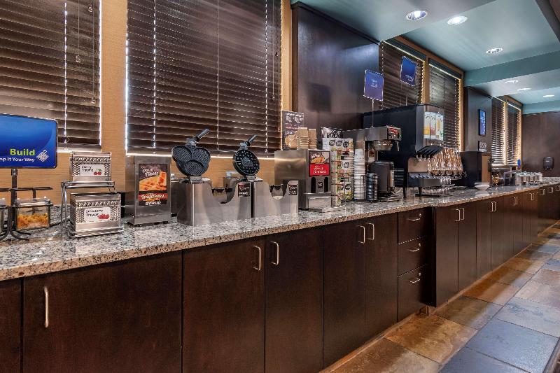 هتل Best Western Bonnyville Inn & Suites