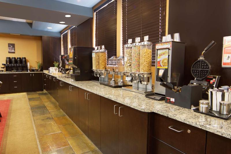 هتل Best Western Bonnyville Inn & Suites