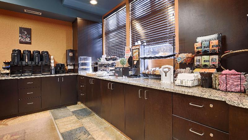هتل Best Western Bonnyville Inn & Suites