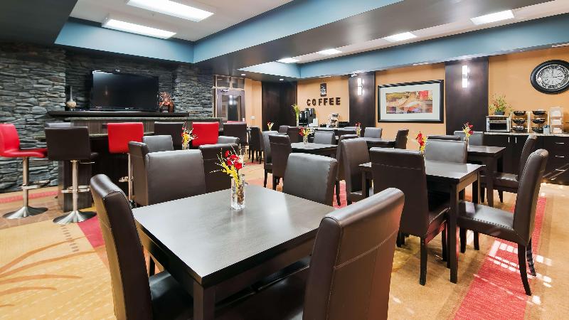 هتل Best Western Bonnyville Inn & Suites