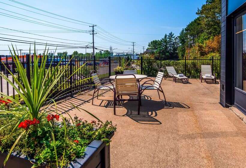هتل Best Western Plus Montlaurier