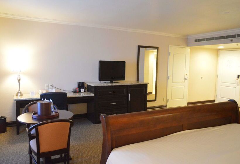 فندق Best Western Plus Nuevo Laredo Inn & Suites