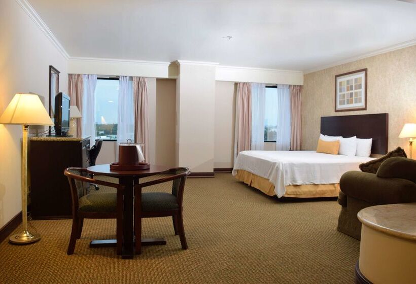هتل Best Western Plus Nuevo Laredo Inn & Suites
