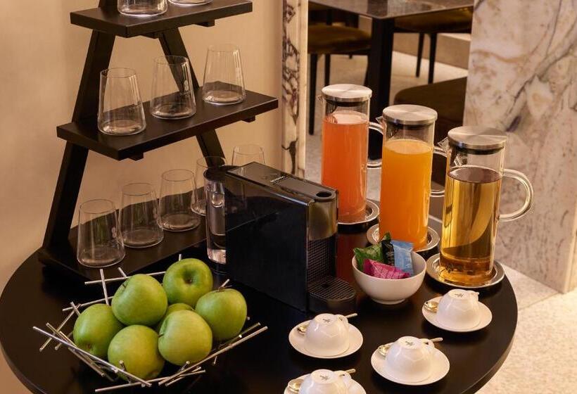 Fotos del hotel Fontanella Borghese:  17