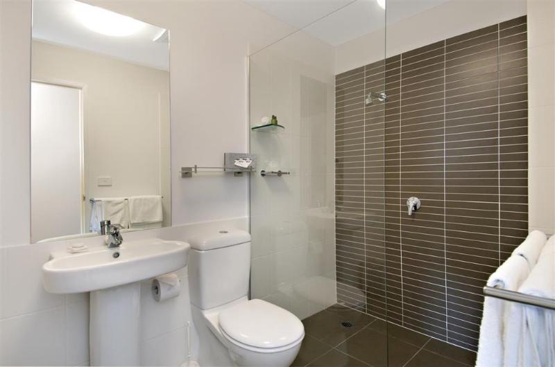 Отель Chifley Apartments Newcastle
