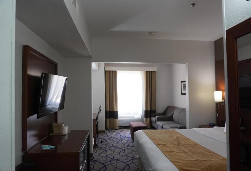 هتل Comfort Inn & Suites Frisco   Plano
