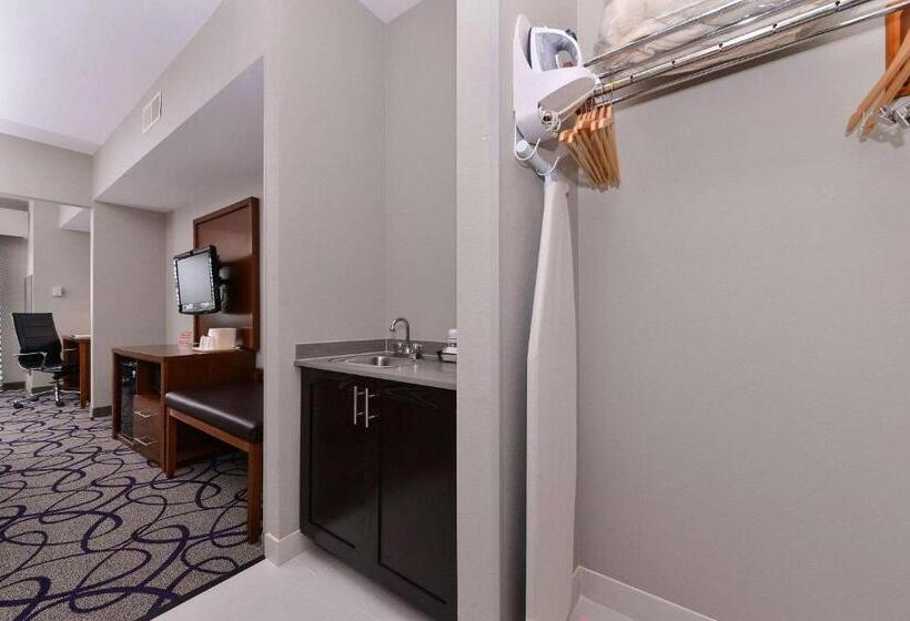 هتل Comfort Inn & Suites Frisco   Plano