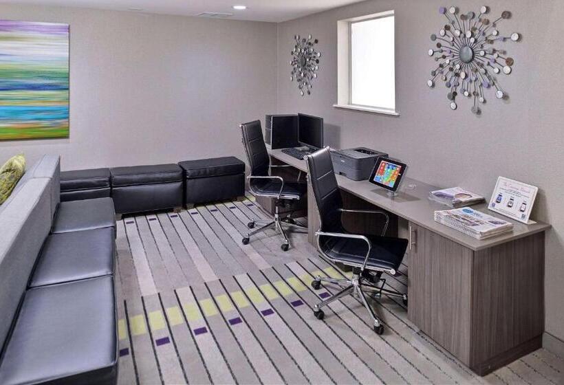 هتل Comfort Inn & Suites Frisco   Plano