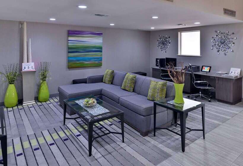 هتل Comfort Inn & Suites Frisco   Plano