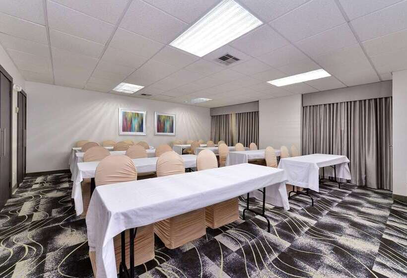 هتل Comfort Inn & Suites Frisco  Plano Frisco