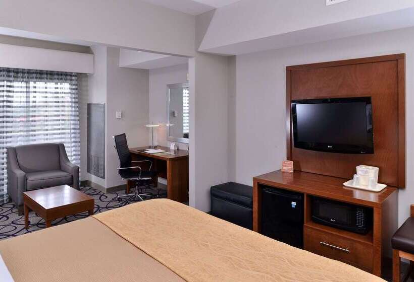 هتل Comfort Inn & Suites Frisco   Plano