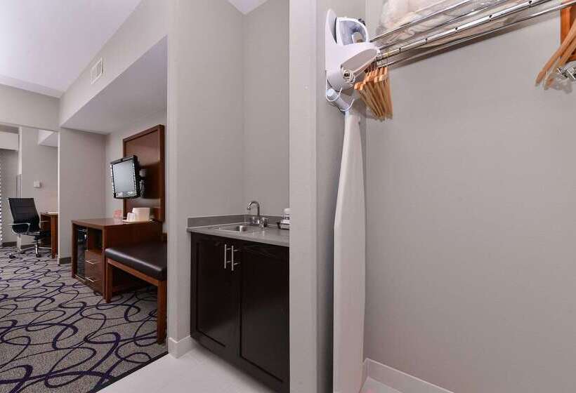 هتل Comfort Inn & Suites Frisco   Plano