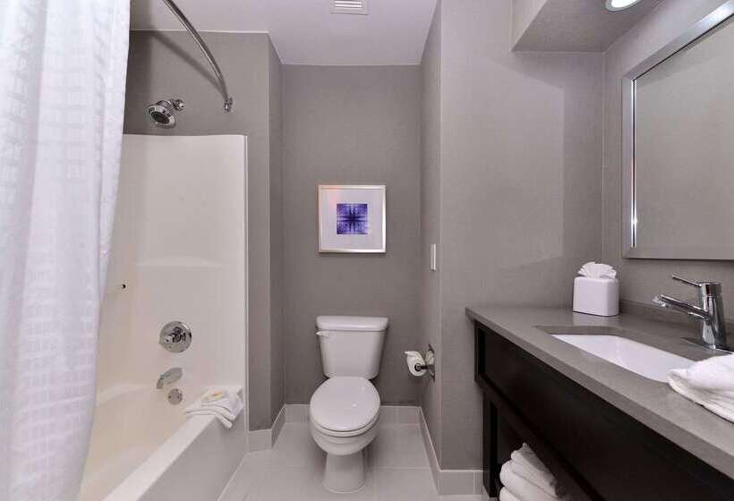 هتل Comfort Inn & Suites Frisco   Plano
