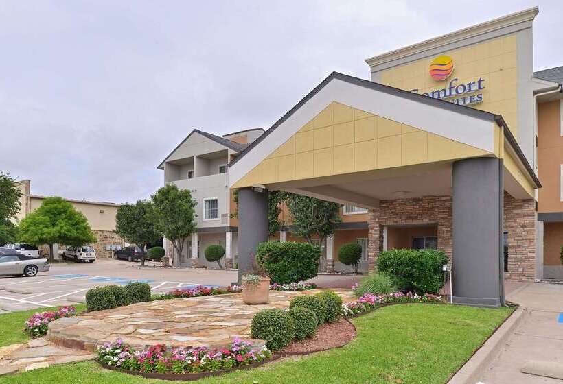 هتل Comfort Inn & Suites Frisco  Plano Frisco