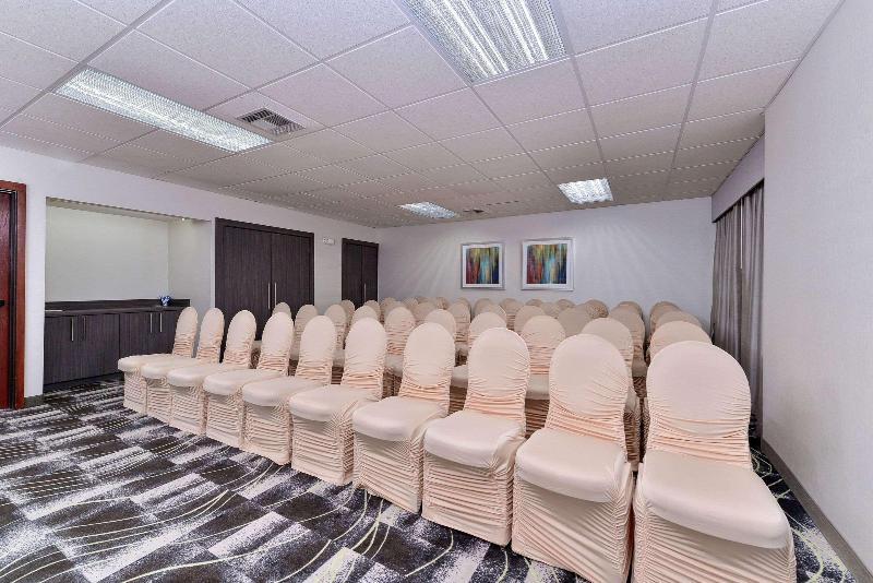 هتل Comfort Inn & Suites Frisco   Plano