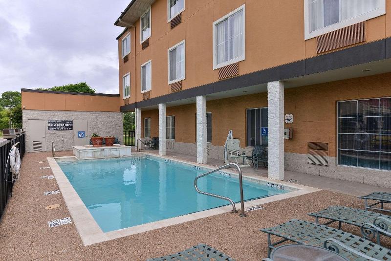 هتل Comfort Inn & Suites Frisco   Plano