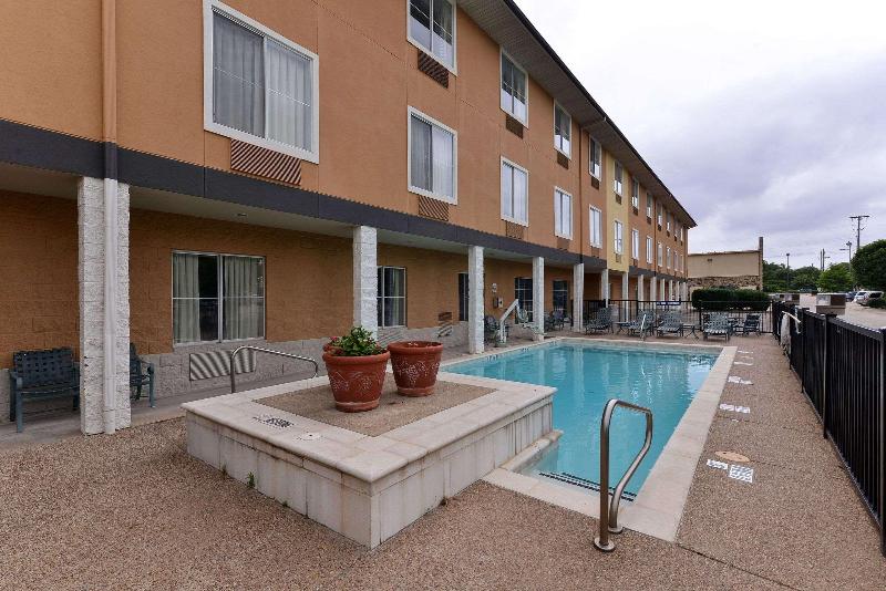 هتل Comfort Inn & Suites Frisco   Plano