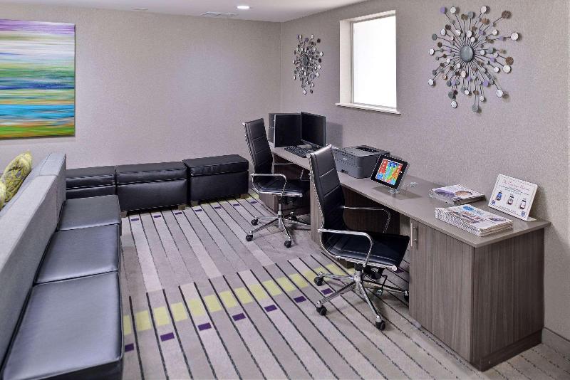هتل Comfort Inn & Suites Frisco   Plano